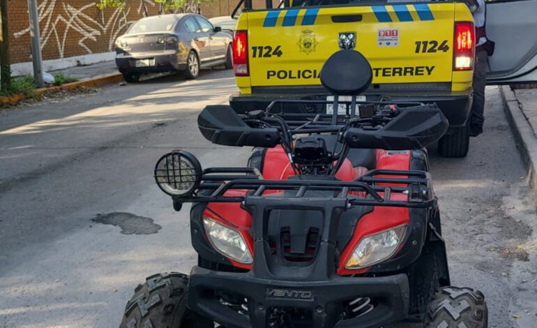 Los policías le quitaron el sufrir cuando empujaba la cuatrimoto… que acababa de robar