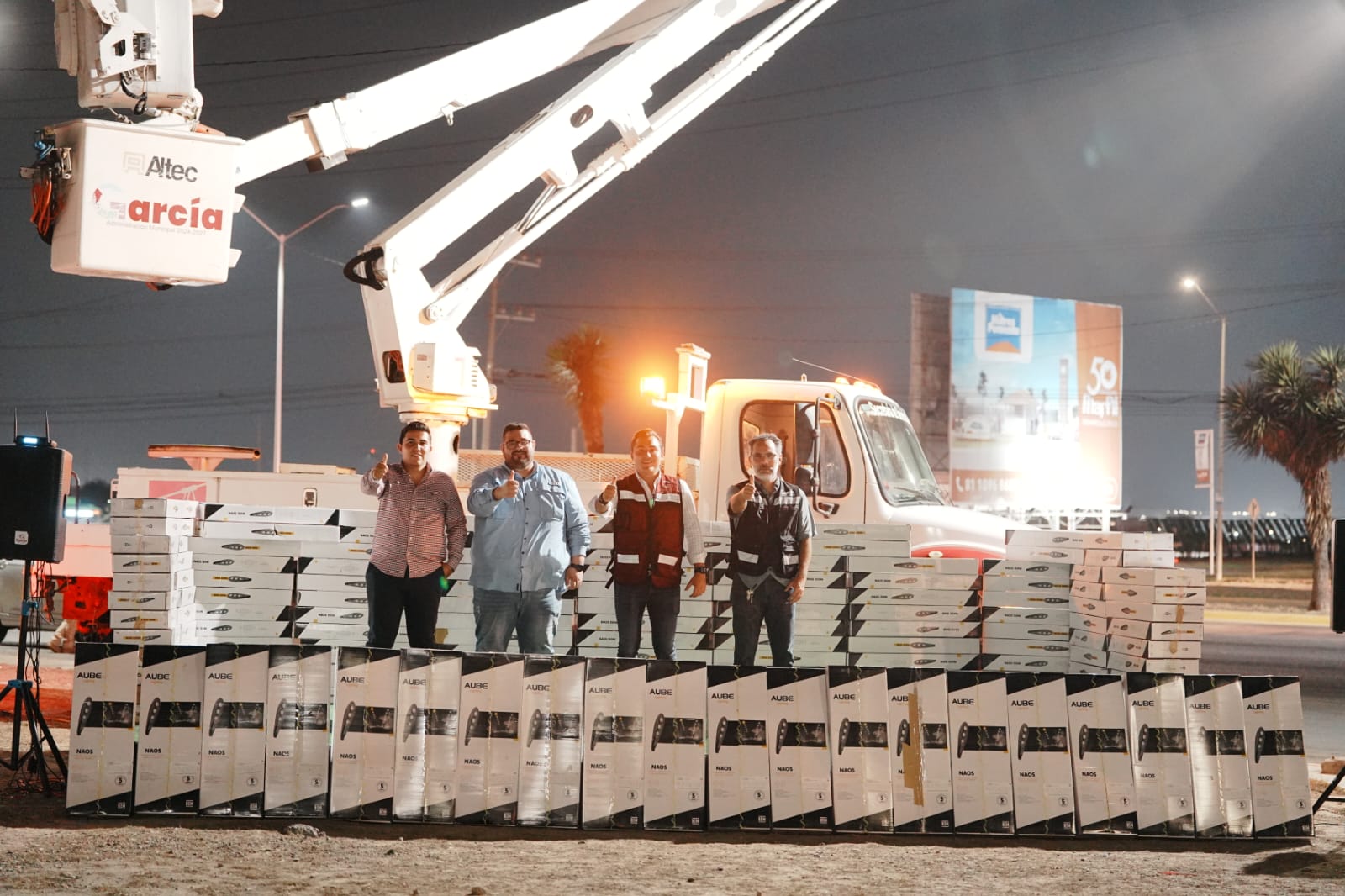 Inicia García renovación total del alumbrado público