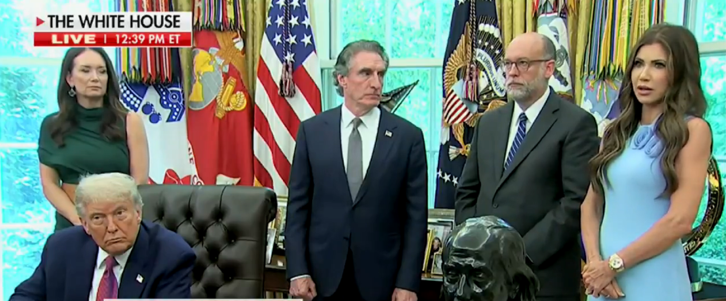 Titular de Seguridad Nacional de EU acusa a Sheinbaum de alentar las protestas en LA