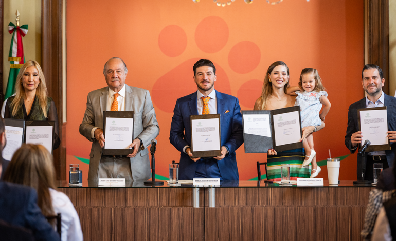 Firma Gobernador decreto por la protección animal