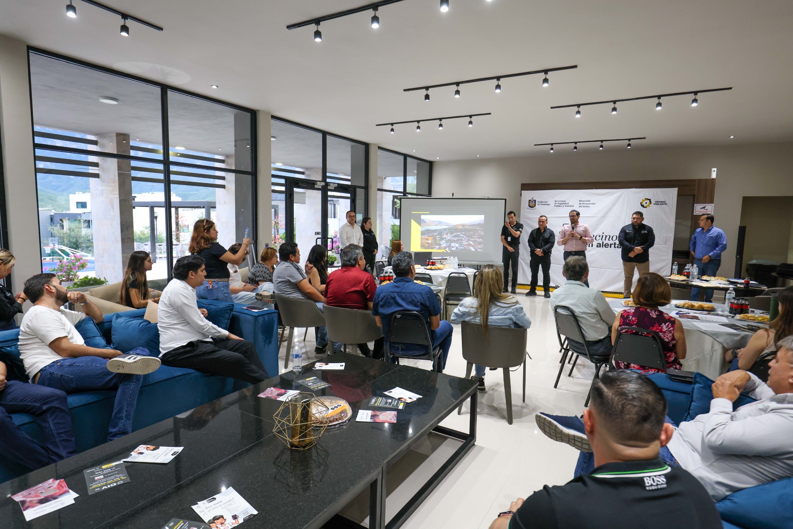 Extiende Santiago red de «Vecinos en Alerta»