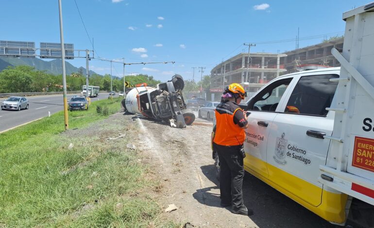 Vuelca revolvedora en El Faisán