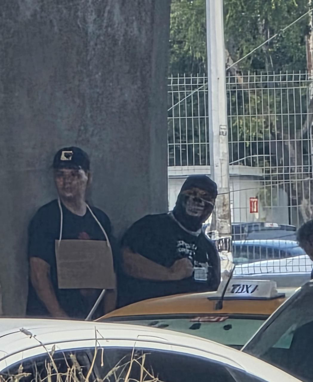 Capturan a dos encapuchados en Apodaca; uno resulta ser de un grupo anarquista