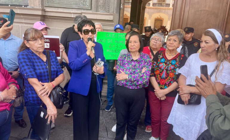 «Gobernador debe agilizar pago de deuda a los maestros”: Dip. Santiago González