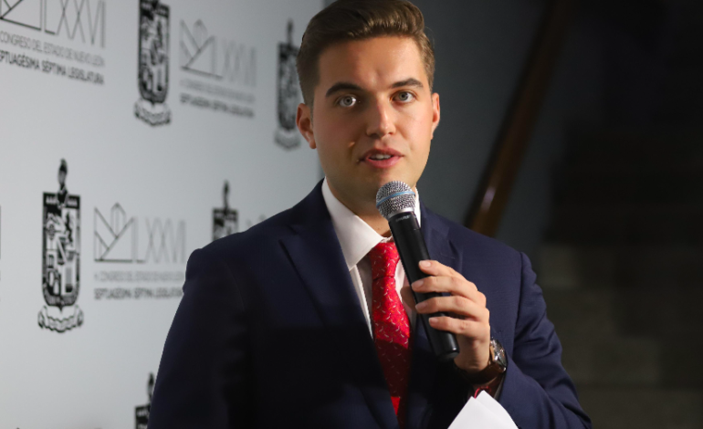 Propone Jesús Elizondo incentivos para usuarios de transporte mediante reciclaje