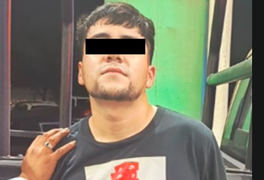 Arrastraba una moto que «se encontró» en el estacionamiento de una Plaza en Cumbres
