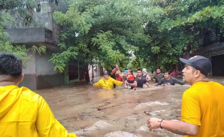 Ríos de la Huasteca Potosina se desbordan e inundan varios municipios