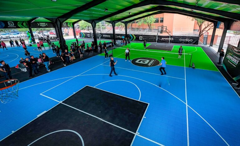 Rehabilita Apodaca canchas con duela sintética de alta calidad