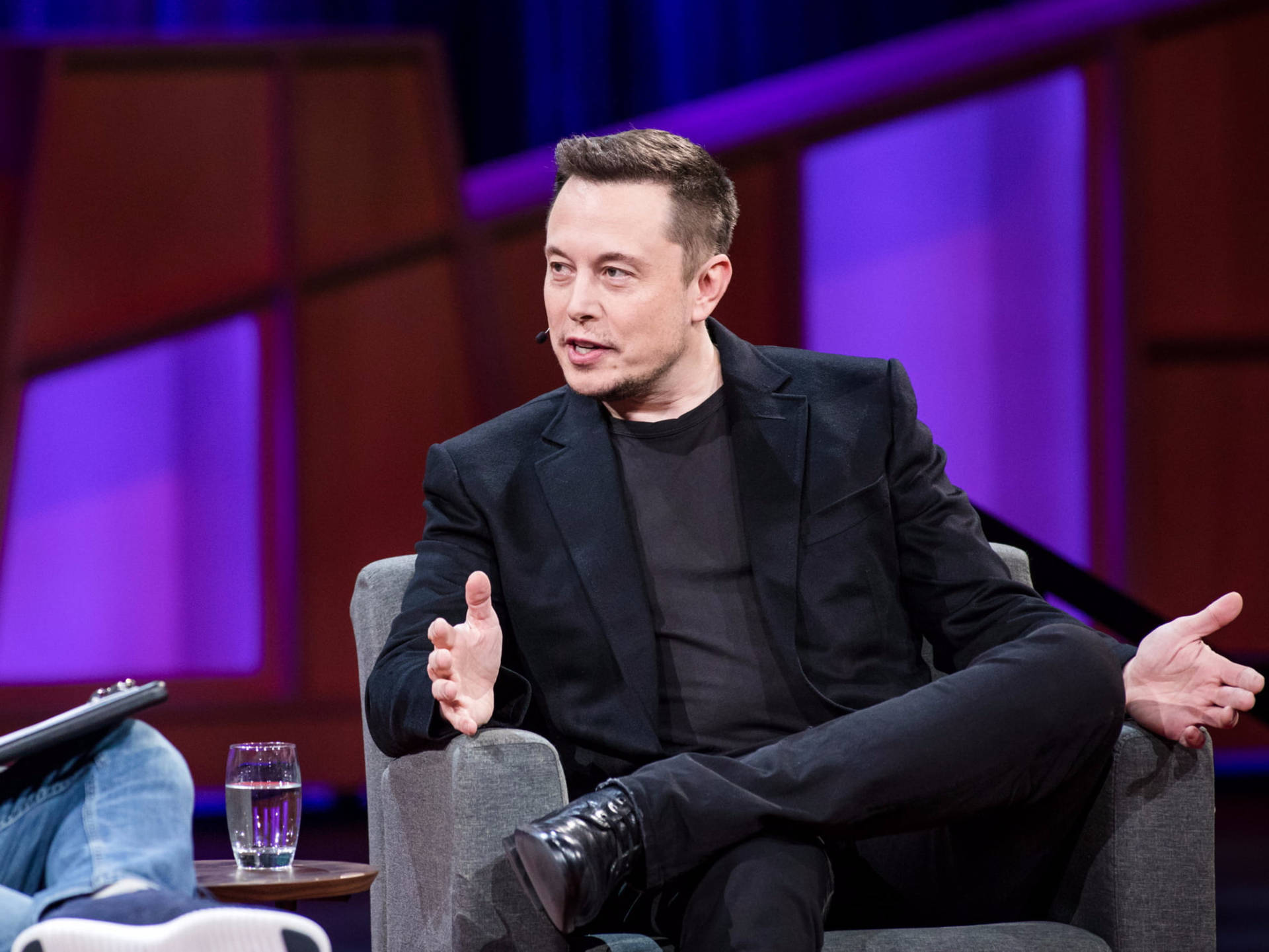 Lanza Elon Musk el Partido de América para devolver la libertad