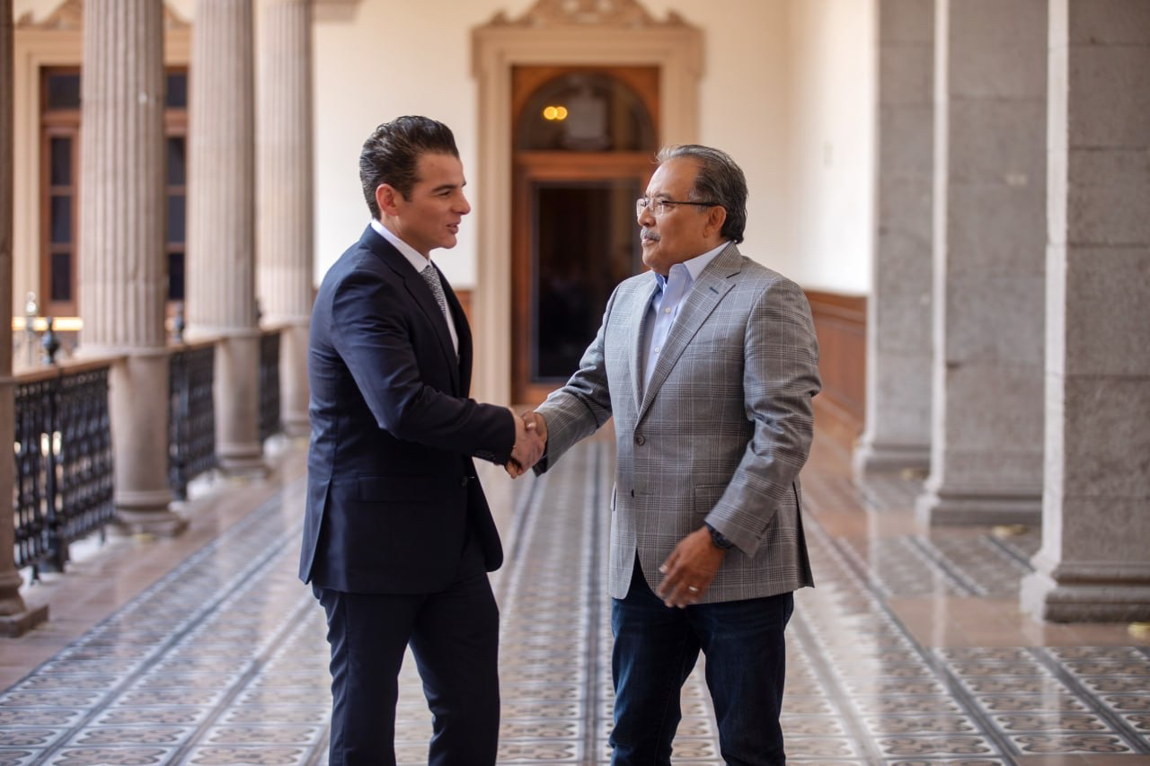 Miguel Flores Serna fortalece el diálogo con alcaldes