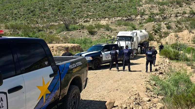 Caen cinco huachicoleros cuando ordeñaban ducto de Pemex  en Ramos Arizpe