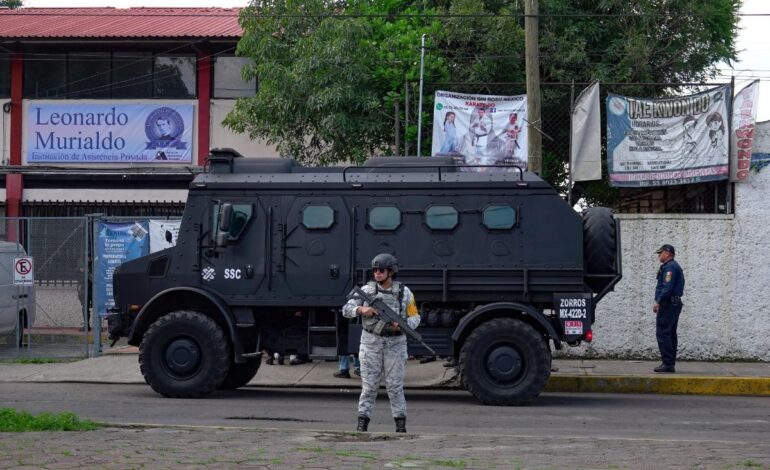 Abaten dentro de iglesia a secuestrador que mantenía a rehén en CdMx