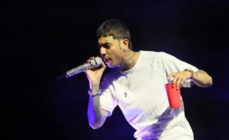 Natanael Cano perdió su visa de trabajo en EEUU por supuesto fraude en uso irregular de documentos religiosos