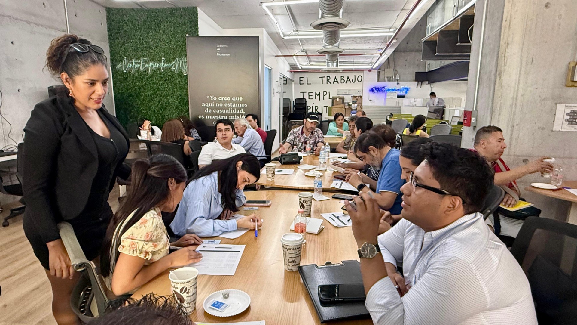 Lanza Monterrey programa “Resuelve y Emprende”