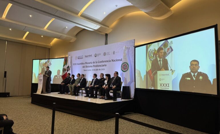 Llamadas de extorsión, no salen de los penales de NL: Gobernador