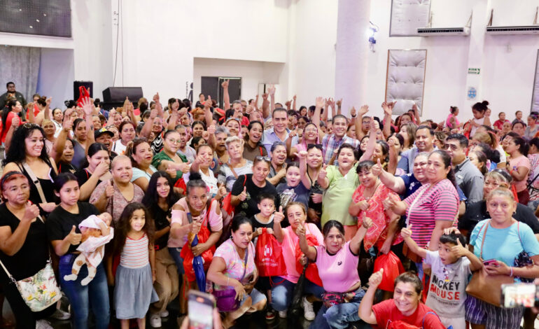 Entrega Heriberto Treviño 15 mil útiles escolares en Juárez