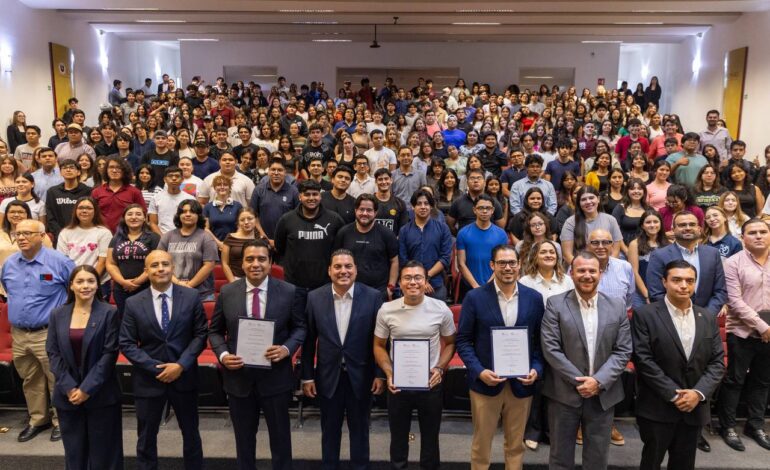 Félix Arratia destaca transformación de Juárez en Foro UANL sobre Gestión Municipal