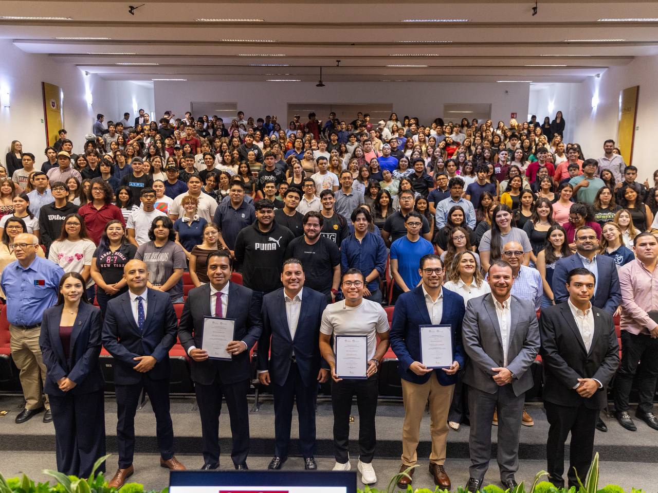 Félix Arratia destaca transformación de Juárez en Foro UANL sobre Gestión Municipal