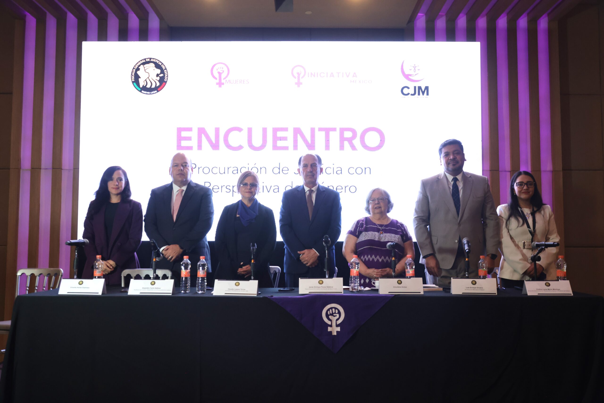 Se reúnen colectivos feministas y Fiscalía estatal para avanzar hacia una procuración de justicia con perspectiva de género