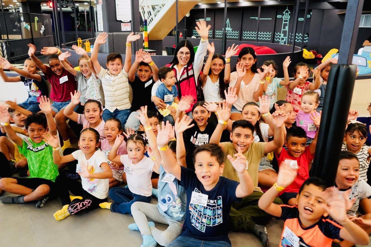 Disfrutan niños de campamentos de verano en Santa Catarina