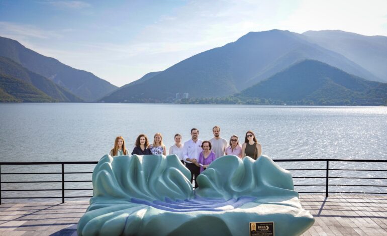 Rinden homenaje a Rodrigo Gómez con escultura en LaBoca