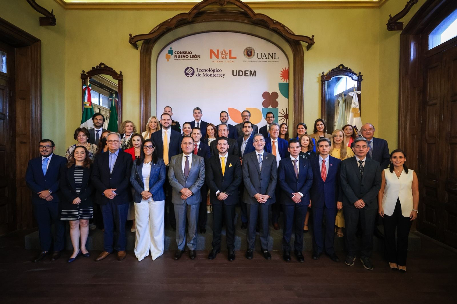 Samuel presenta Ponte Nuevo, Ponte Mundial, al Consejo Nuevo León