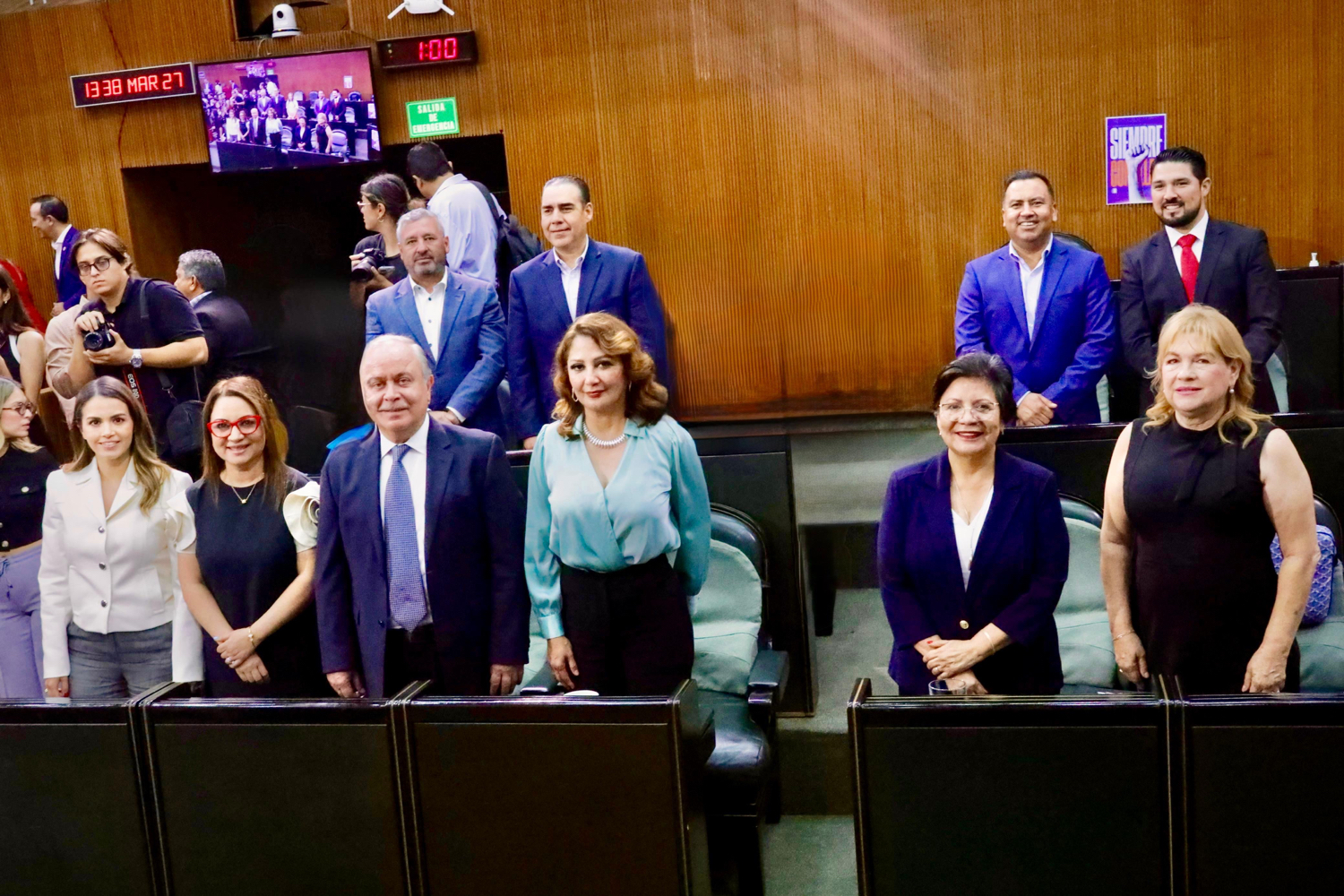 Va&nbsp;PRI&nbsp;por&nbsp;prohibición de plásticos, combate al despojo y&nbsp;protección a menores&nbsp;en Agenda Mínima