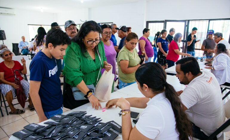 Entrega DIF Guadalupe lentes graduados gratuitos a 200 ciudadanos