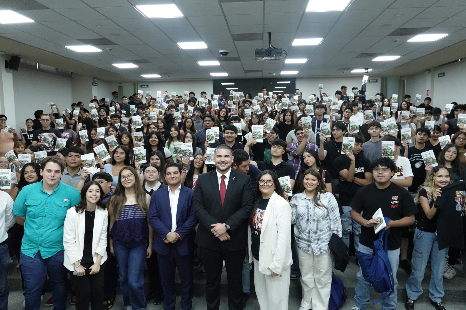 Da FACDyC la bienvenida a sus estudiantes al semestre Agosto–Diciembre 2025
