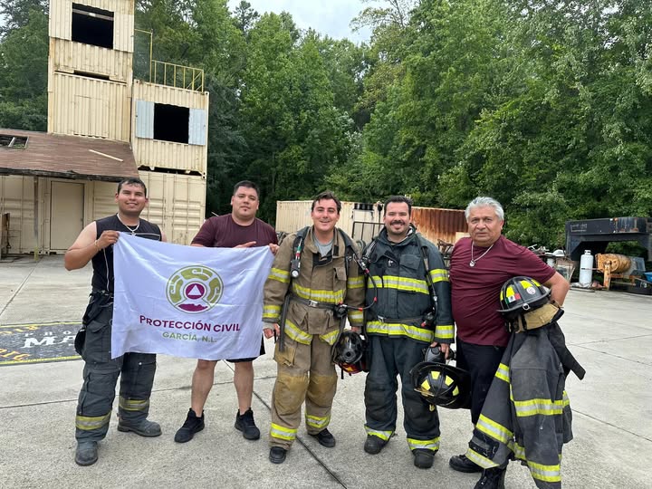 Recibe Protección Civil de García certificación internacional en Carolina del Norte