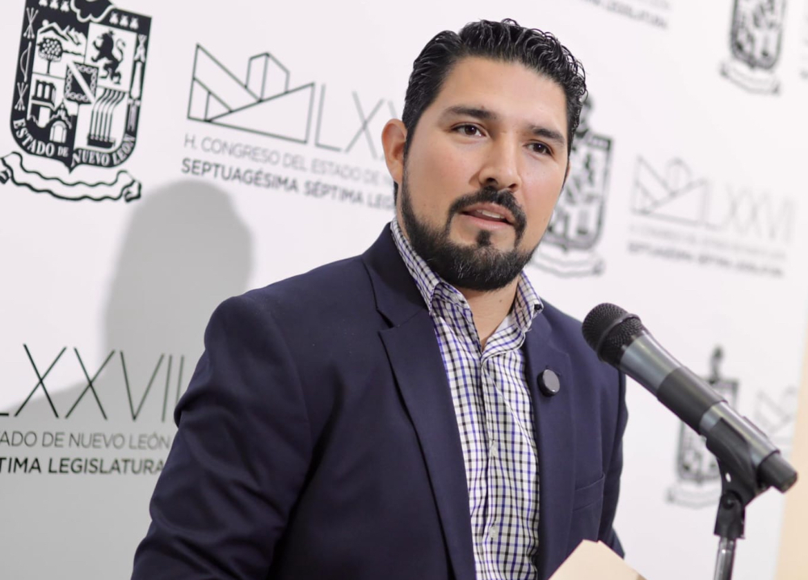 Propone Fernando Aguirre ampliar incentivos a empresas que involucren jóvenes en servicio social