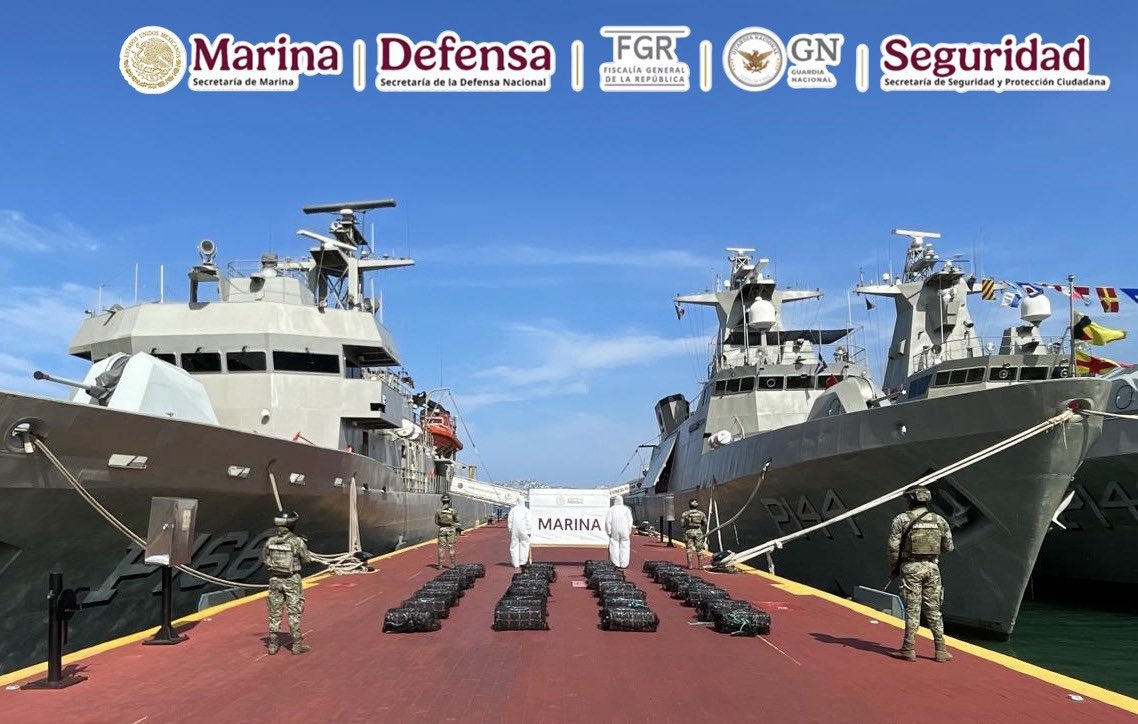 Encuentran marinos 900 kilos de coca a la deriva frente a costas de Acapulco