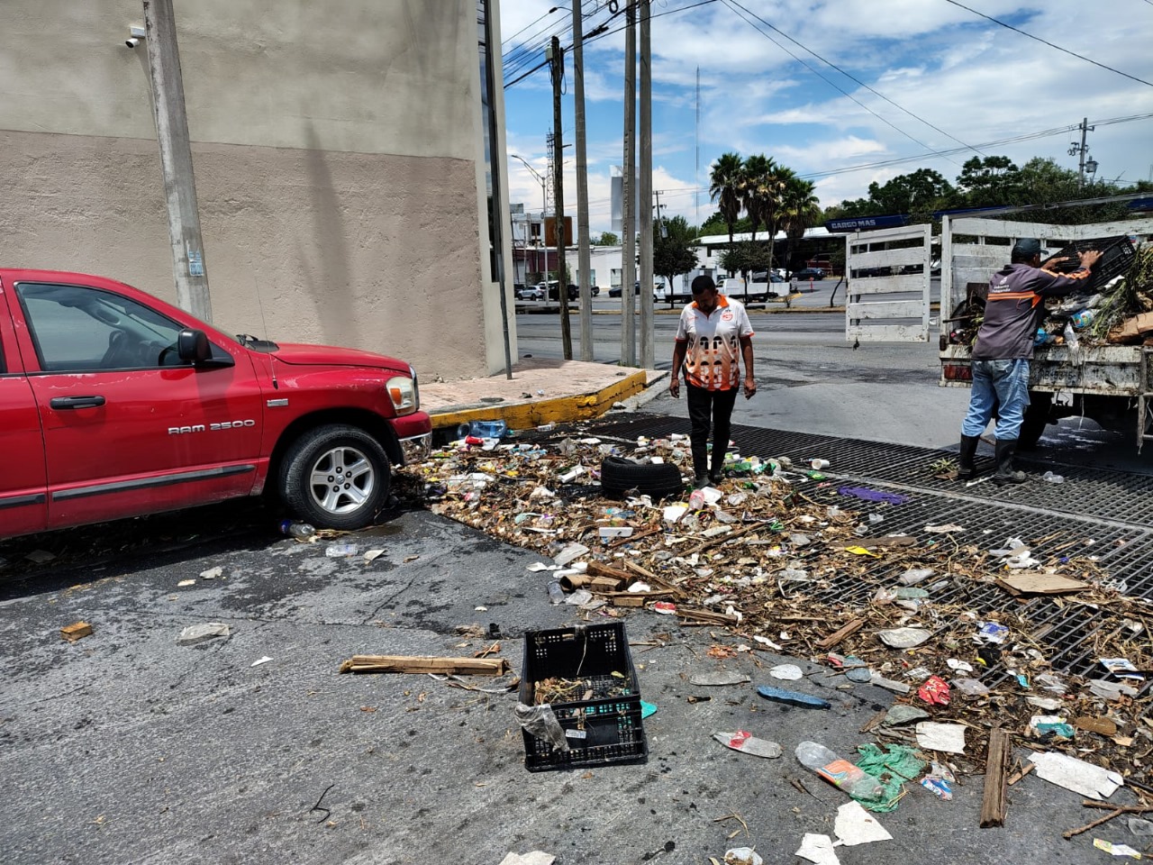 Retira Guadalupe,16 toneladas basura tras lluvia; exhortan a ciudadanía a no arrojar desechos en la calle