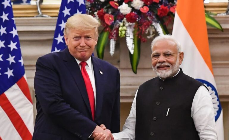 Amenaza Trump a India con aumentar aranceles por comprar petróleo a Rusia