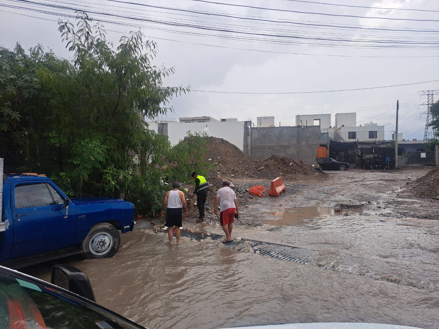 Rescata Jaguares a niño de 11 años de corriente de agua