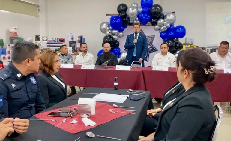 Celebra Santa Catarina a sus policías