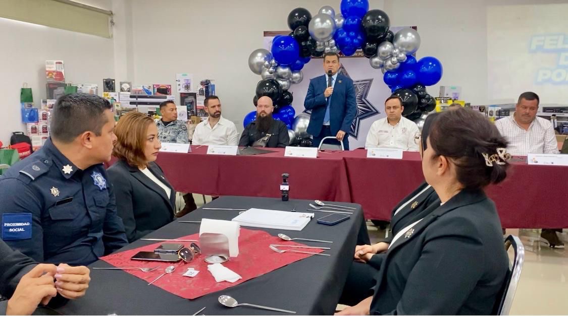 Celebra Santa Catarina a sus policías