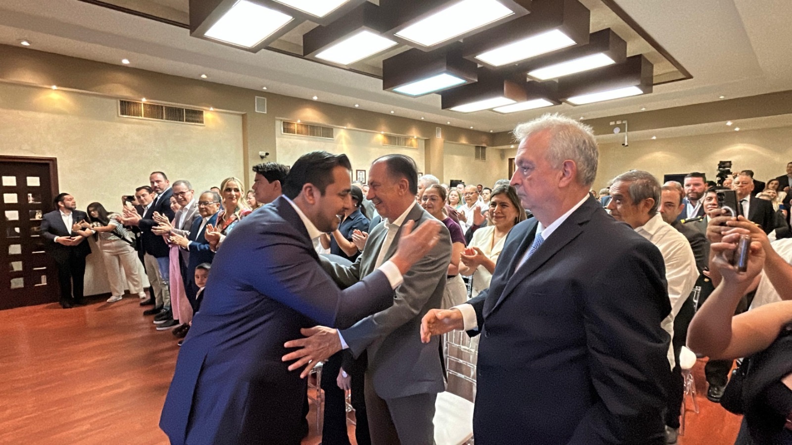 Rinde Nava cuarto informe de gobierno, va por más unidades de Santa Bus y Bienestar para santacatarinenses