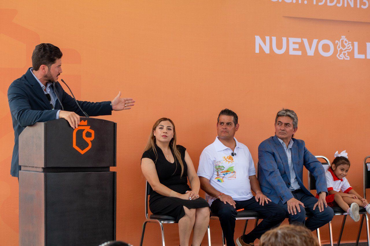 Inauguran Samuel y Mariana nuevo modelo de kínder en Juárez