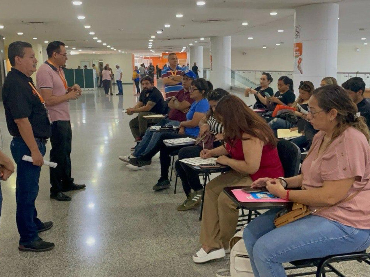 Secretaría del Trabajo incrementa becas para cursos gratuitos de inglés