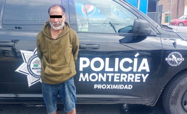 La cámara lo inmortalizó cuando entró a una vivienda a robar