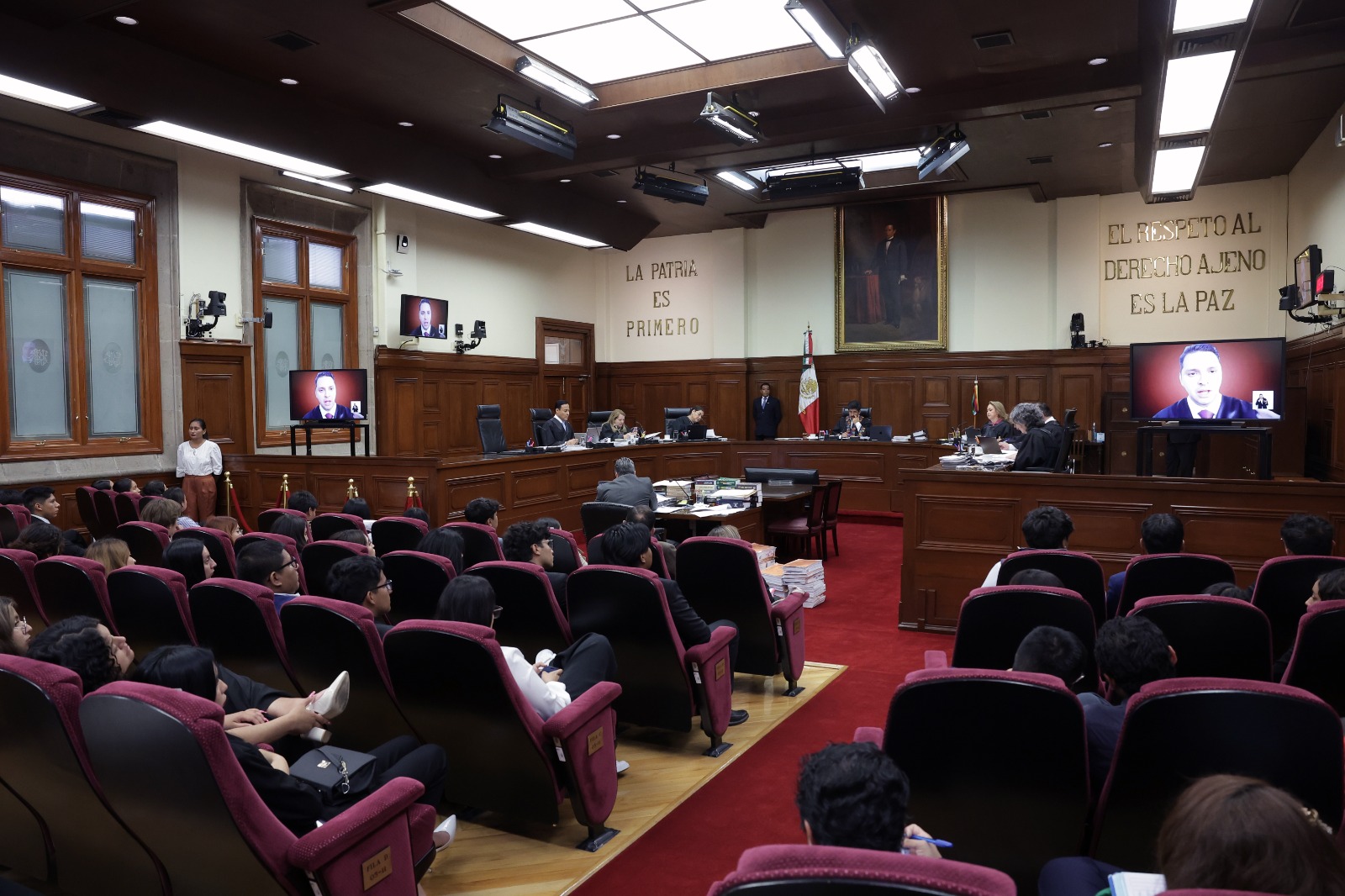 Nuevos ministros de la Suprema Corte celebran su primera sesión