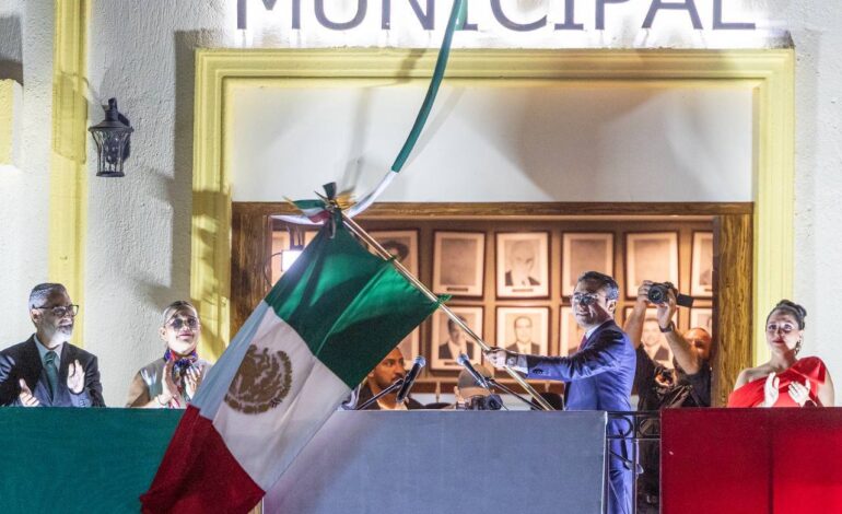 Con unidad, tradición y alegría, celebra Félix Arratia el Grito de Independencia en Juárez