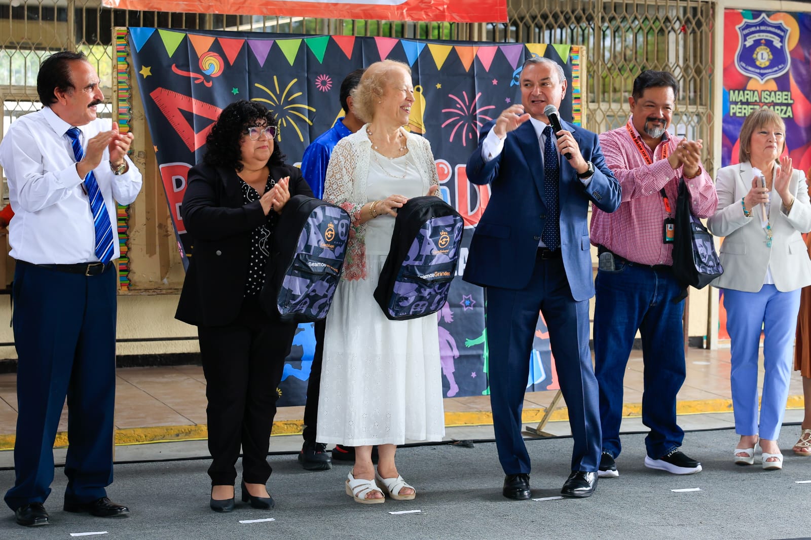 Reitera alcalde Héctor García compromiso con la educación de niños y jóvenes