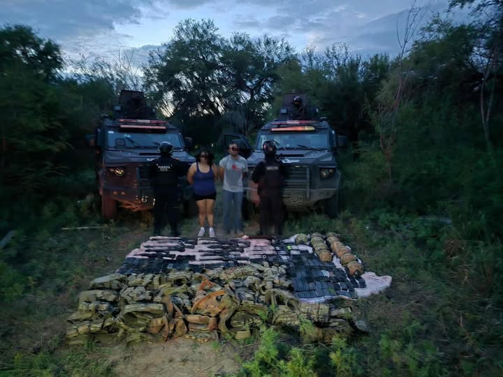 Atoran a hediondos con armamento en ejido de Linares,NL