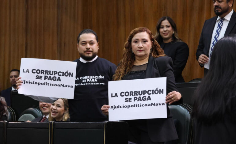 Lechuga porta playera en sesión solemne y anuncia juicio político contra Nava