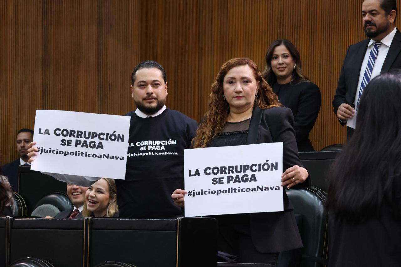 Lechuga porta playera en sesión solemne y anuncia juicio político contra Nava