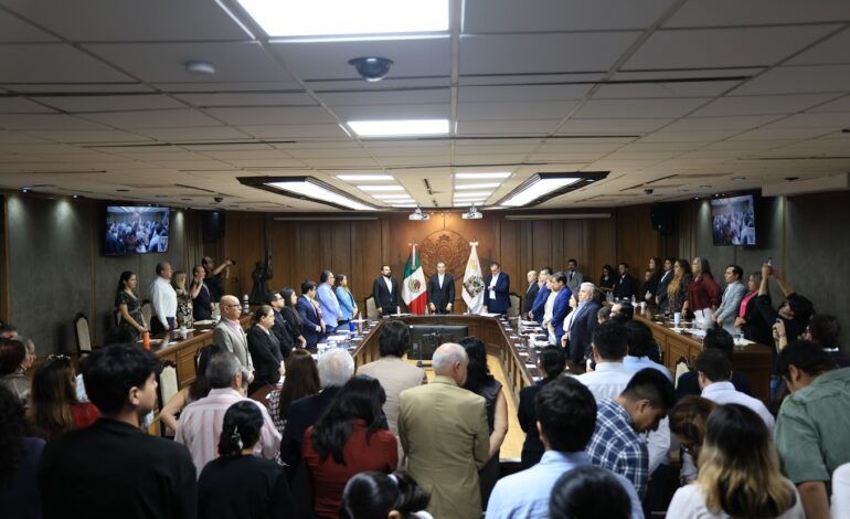 Honra Monterrey a Mauricio Fernández; proyectan avenida con su nombre