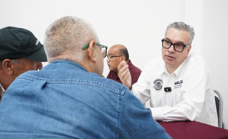 Arranca Waldo Fernández “Escritorio Callejero” en Santa Catarina