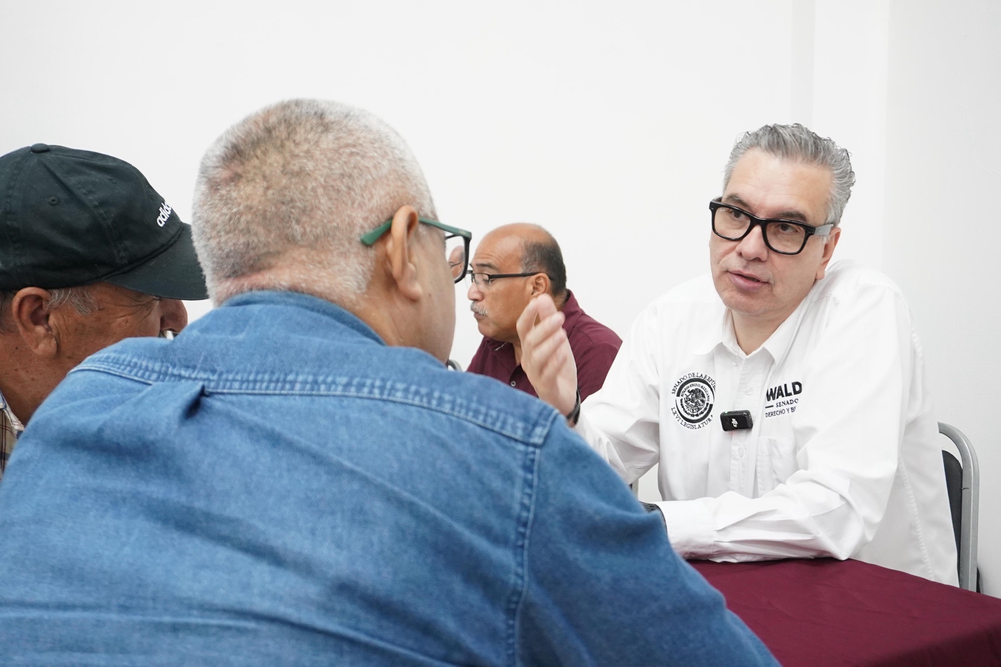 Arranca Waldo Fernández “Escritorio Callejero” en Santa Catarina